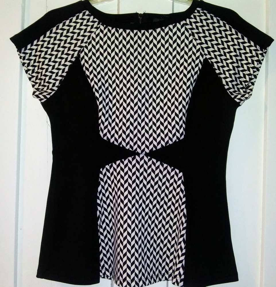 Worthington Career Short Sleeve Top